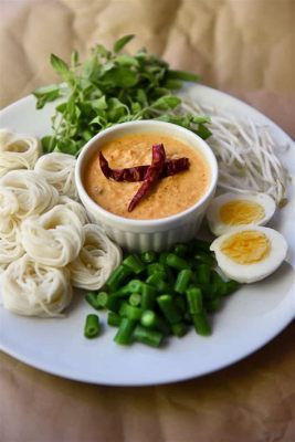  Khanom Jeen Nam Ya! An Aromatic Explosion of Fermented Fish and Coconut Curry Noodles From Eastern Thailand's Emerald Isle