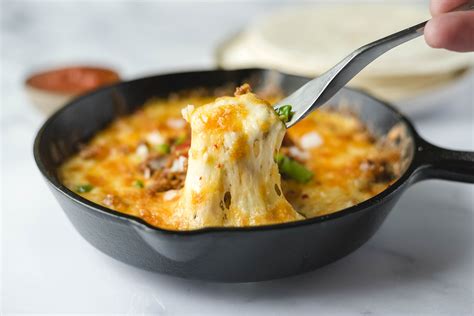  Queso Fundido:  Kremalı ve Baharatlı Bir Meksika Klasikleri Deneyimi İçin Sıcak Bir Davet!