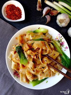  Spicy Biang Biang Noodles: Lezzetli Uyghur Lezzeti ile Çıtır Bir Buluşma!