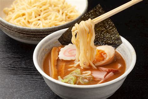  Tsukemen: Geleneksel Japon Makarna Çorbası İçin Bir Yolculuk!